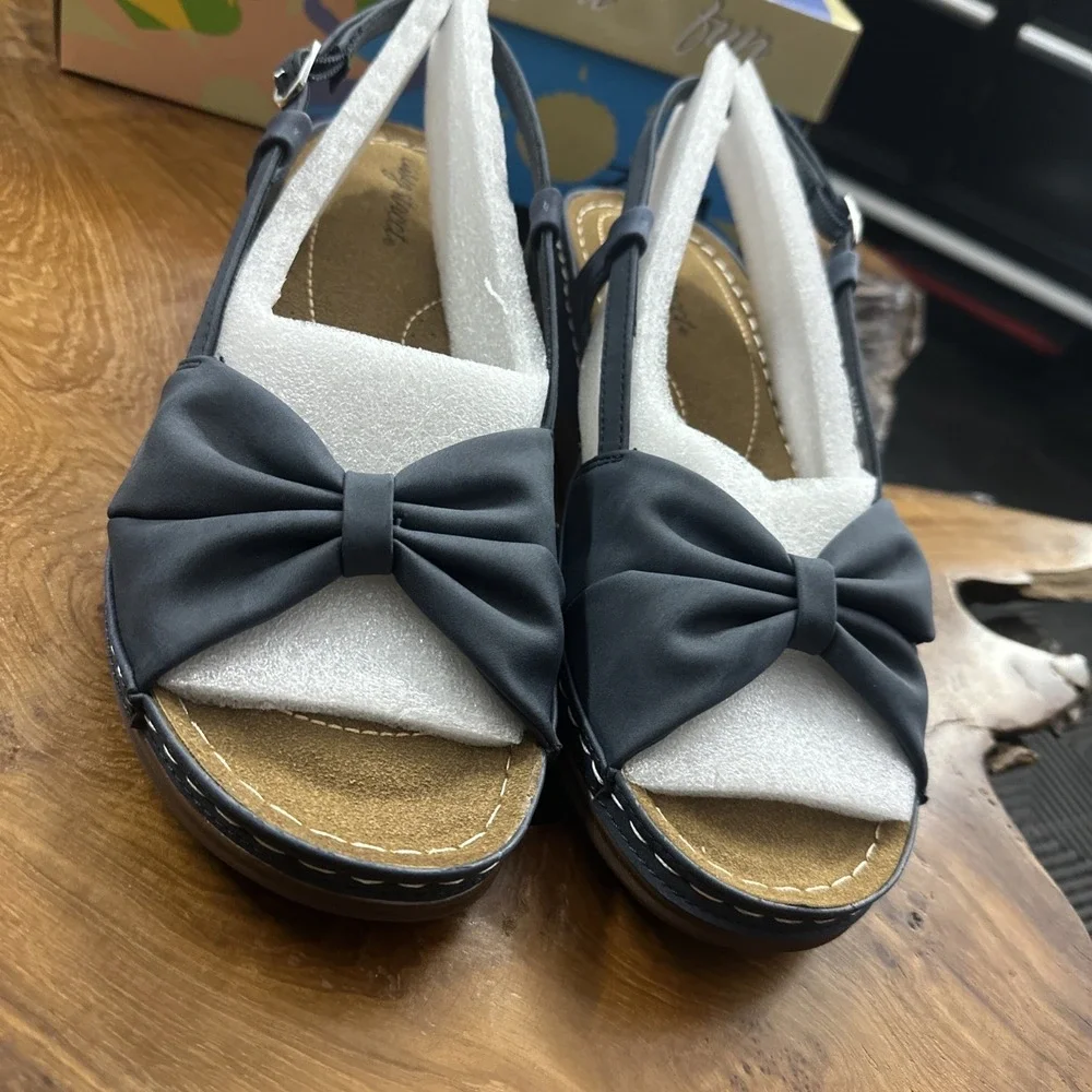 Easy Street Women's Jupiter Slingback Comfort Sandals Black Size 9 1/2‎